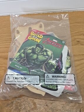 Marvel Hulk Lowes Build and Grow Kit NIP